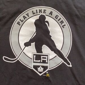 🏒GIRLS HOCKEY - Play Like A Girl BRAND NEW Shirt
